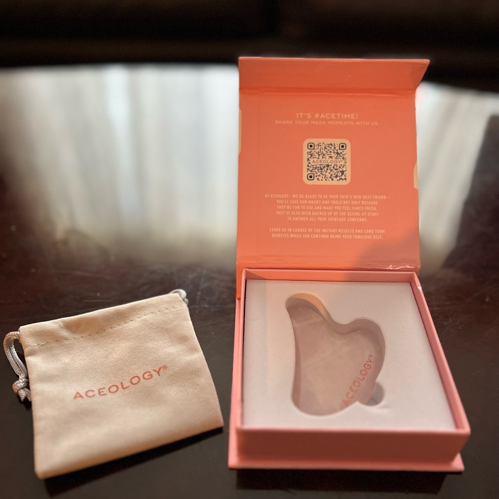 Aceology - Rose Quartz Gua Sha Facial Massager